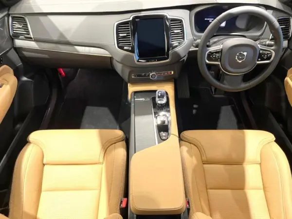 2022 Volvo Xc90 — photo 2