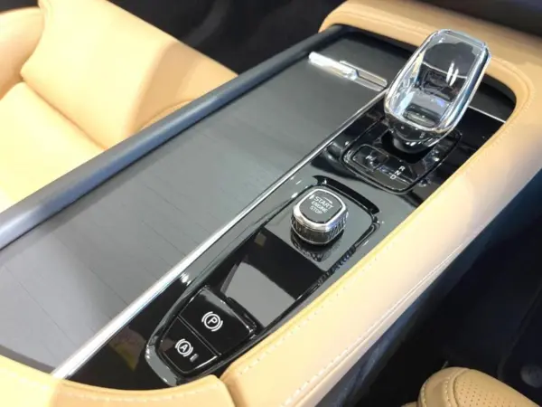 Volvo XC90 Ultimate B6 AWD 4WD Certified Used Car Non-Smoking Sunroof Brown Leather Seats Harman/Kardon Intellisafe Collision Mitigation Braking 360° View Camera Pilot Assist Radar Cruise (Bright Dusk Metallic) — photo 8