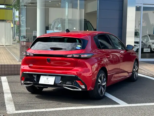 2023 Peugeot 308 — photo 2