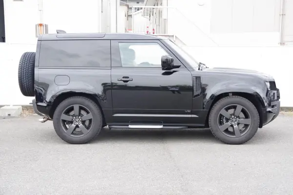 Land Rover Defender 90 V8 5.0L P525 4WD — photo 9