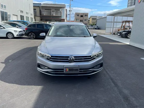 2021 Volkswagen Passat — photo 2