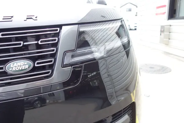 Land Rover Range Rover SE 3.0L D300 Standard Wheelbase Diesel Turbo 4WD Sunroof Air Suspension Seat Heater (Black Metallic) — photo 9