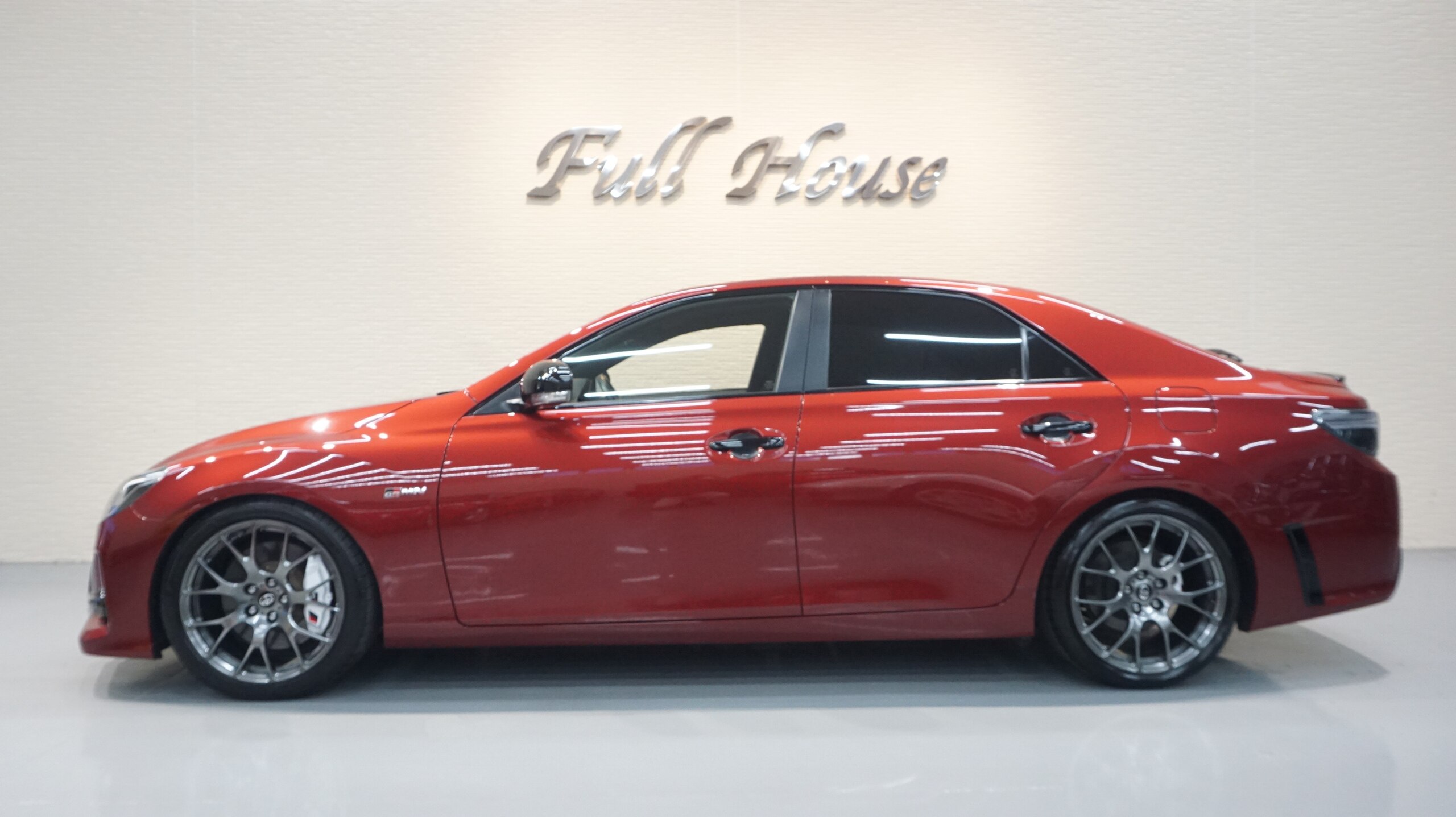 Toyota Mark X 3.5 GRMN Carbon Roof HKS Muffler Cold Weather Package