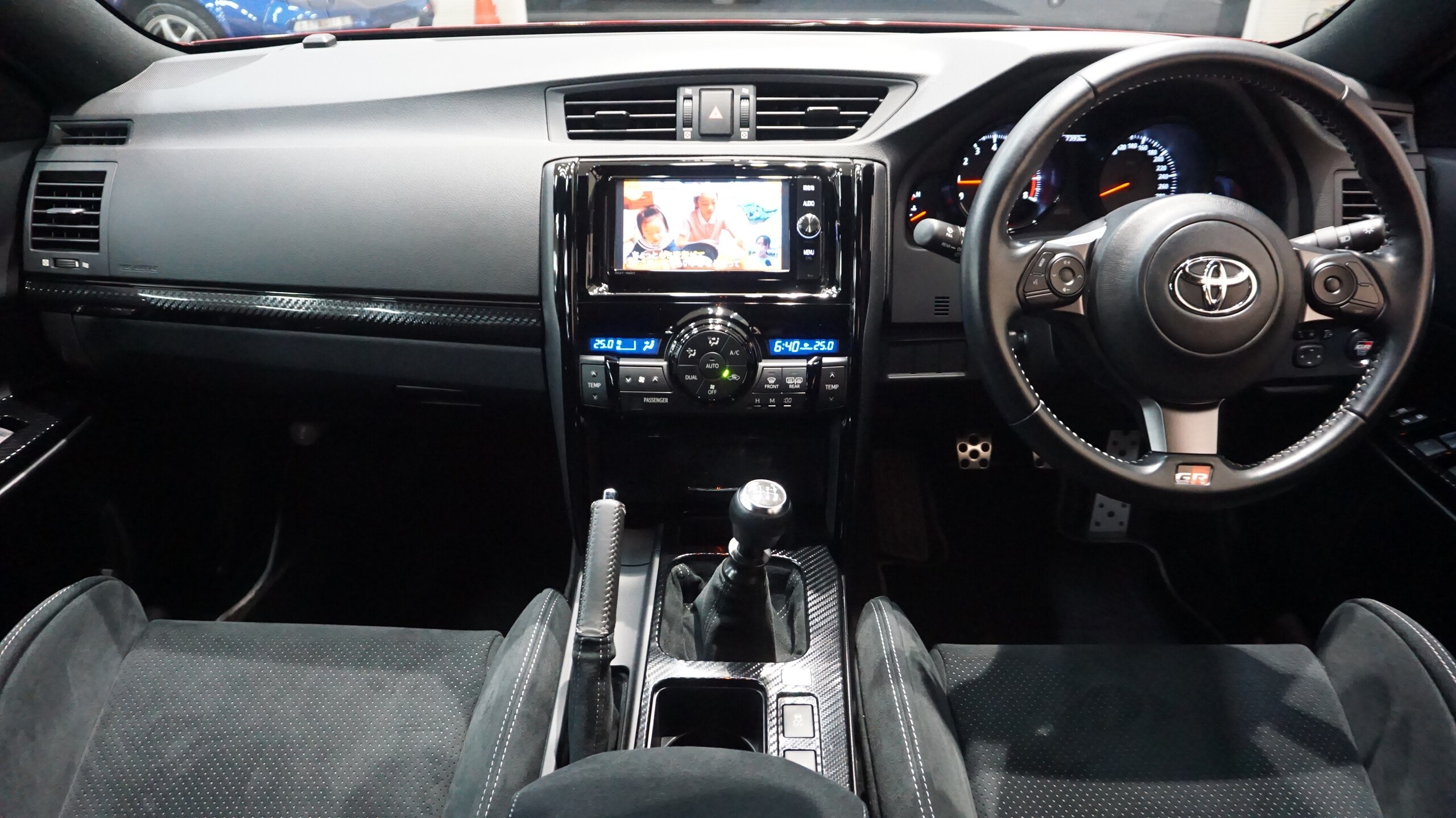 2019 Toyota Mark  X — photo 2