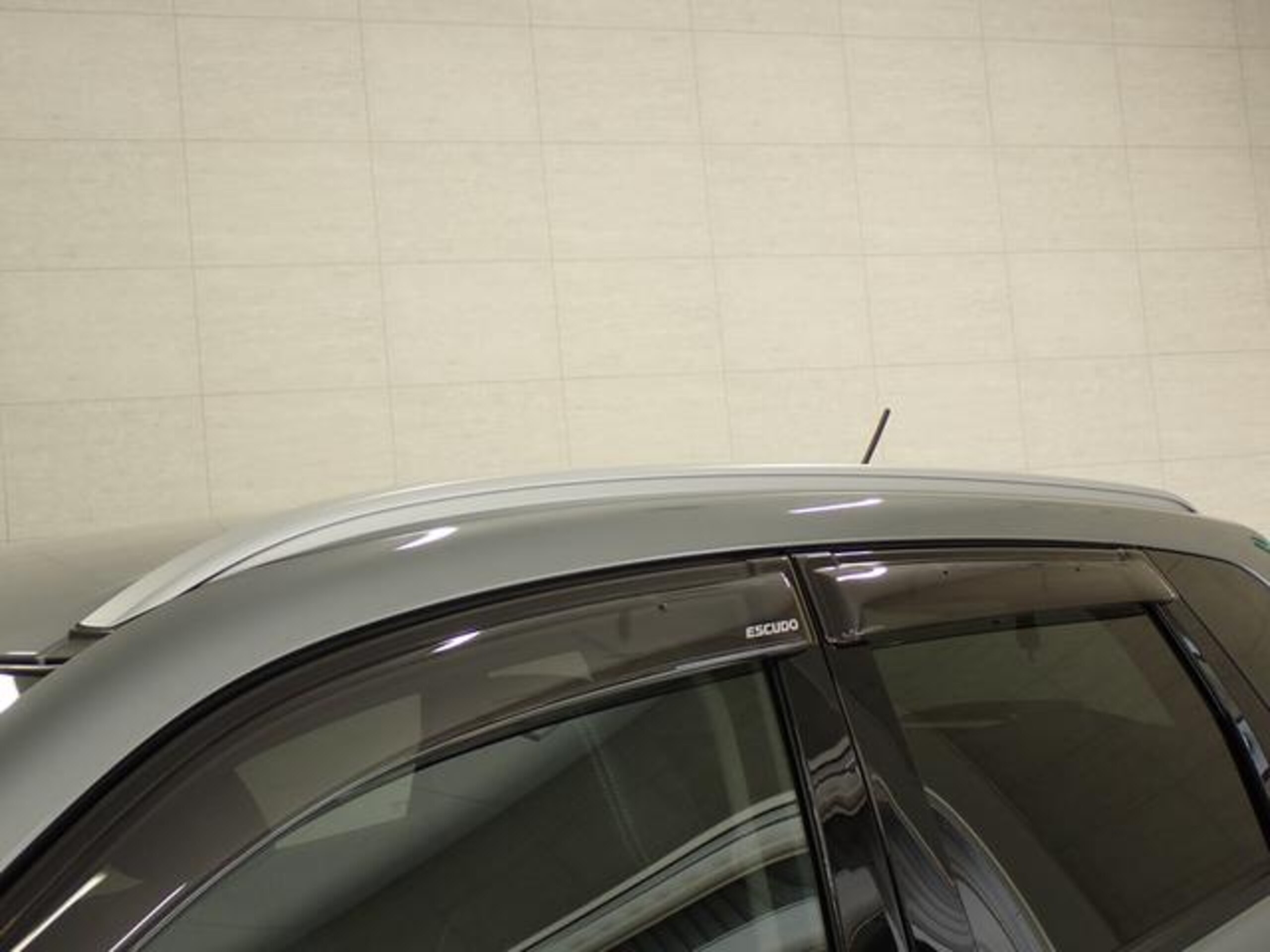 Suzuki Escudo 1.5 4WD with Navigation, ETC, Dashcam, LED, and Inspection — photo 9