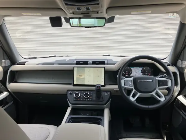 2024 Landrover Defender — photo 8 | Tuminion Kenya