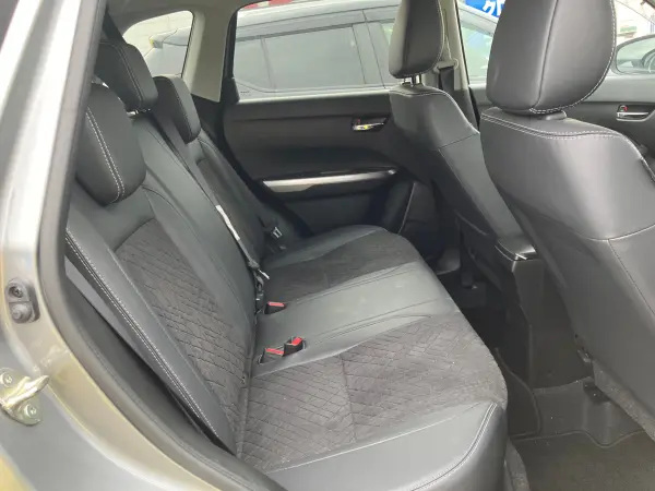 Suzuki Escudo 1.5 4WD Hybrid — photo 8