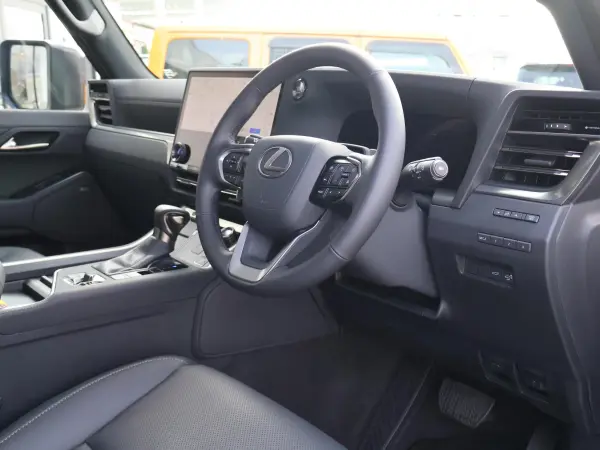 Lexus GX550 OverTrail Plus 4WD One Owner MacRib Moonroof (Beige) — photo 8