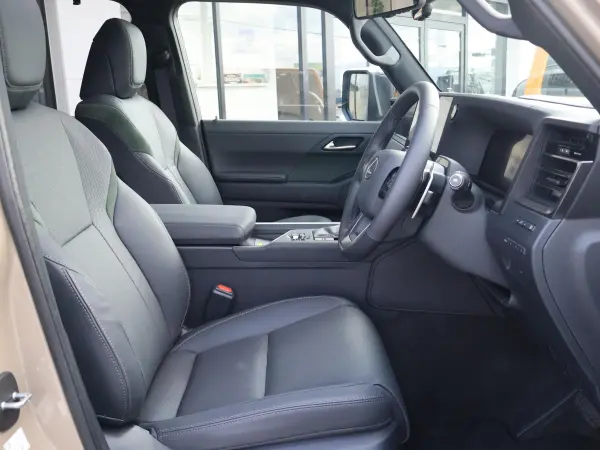 Lexus GX550 OverTrail Plus 4WD One Owner MacRib Moonroof (Beige) — photo 9