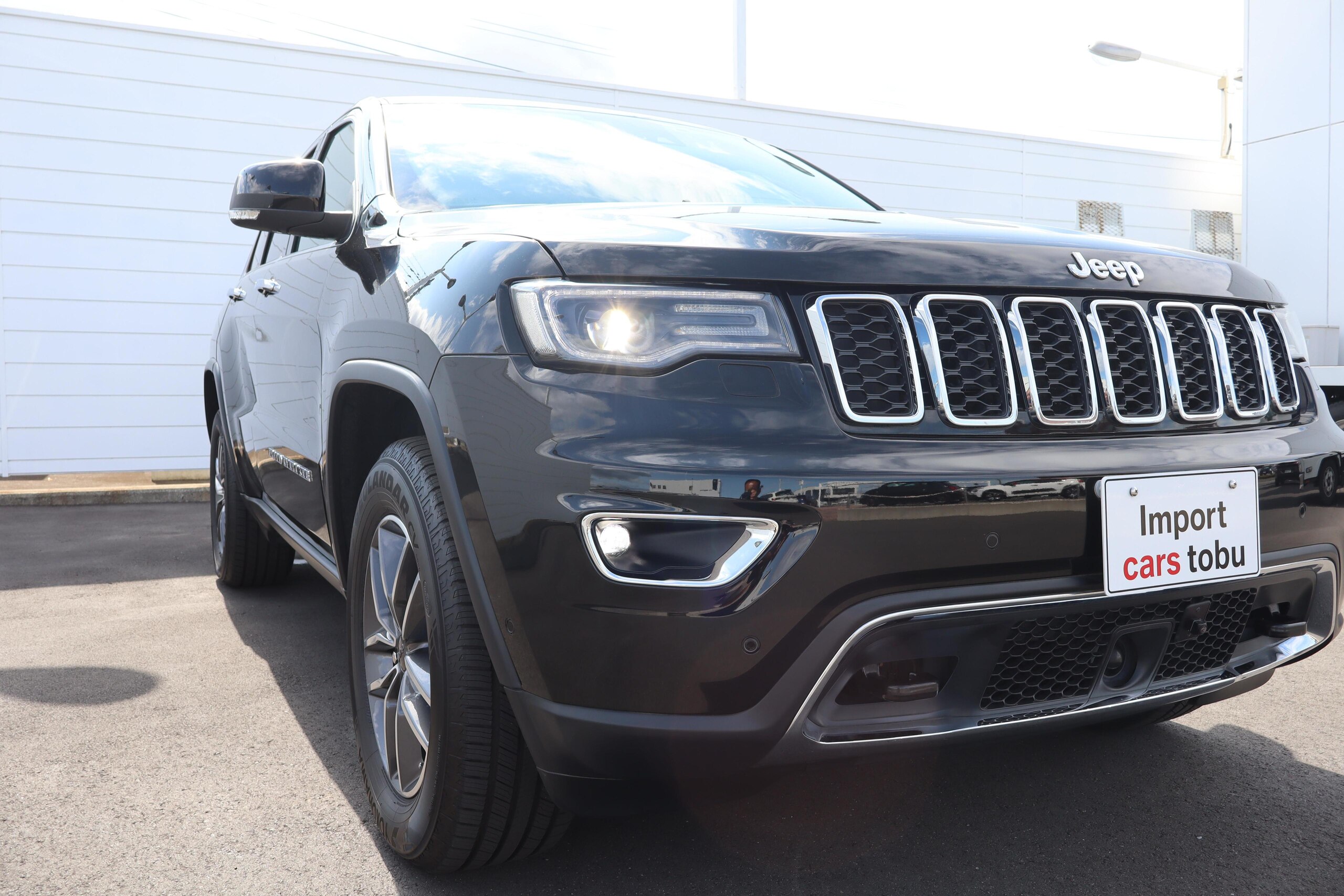 Jeep Grand Cherokee Limited (without Air Suspension) 4WD One Owner/Black Leather/Seat Ventilation/Factory Navigation/Backup Camera/ETC/Full-Seg TV/Radar Cruise Control/Xenon Lights/Black Leather Seats/Seat Heaters/Xenon Lights (Diamond Black) — photo 8