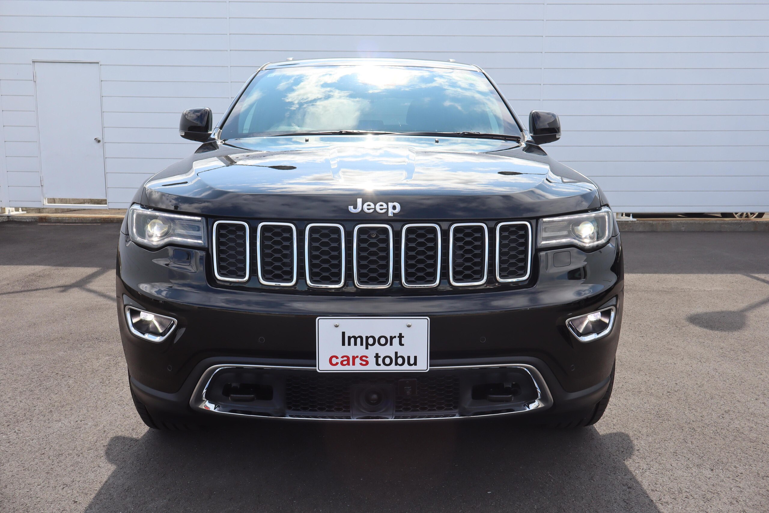 Jeep Grand Cherokee Limited (without Air Suspension) 4WD One Owner/Black Leather/Seat Ventilation/Factory Navigation/Backup Camera/ETC/Full-Seg TV/Radar Cruise Control/Xenon Lights/Black Leather Seats/Seat Heaters/Xenon Lights (Diamond Black) — photo 9