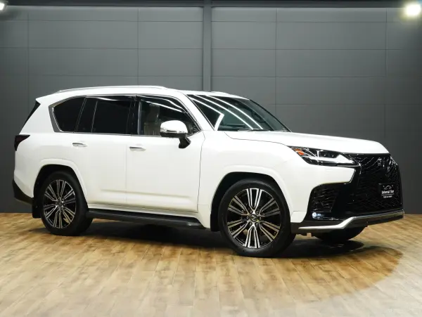 Lexus LX600 4WD One-Owner Car / Non-Smoking / Indoor Storage / F Sport Package (Genuine Parts) / AIMGAIN F Sport Spoiler / Mark Levinson / R-Enter / Panoramic View Camera / Wireless Charging / Brown Genuine Leather / Sunroof / Digital Mirror / Cool Box / Power Back Door / ETC 2.0 (Sonic Quartz) — photo 9