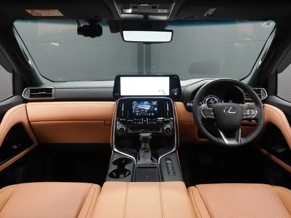 2024 Lexus Lx — photo 2