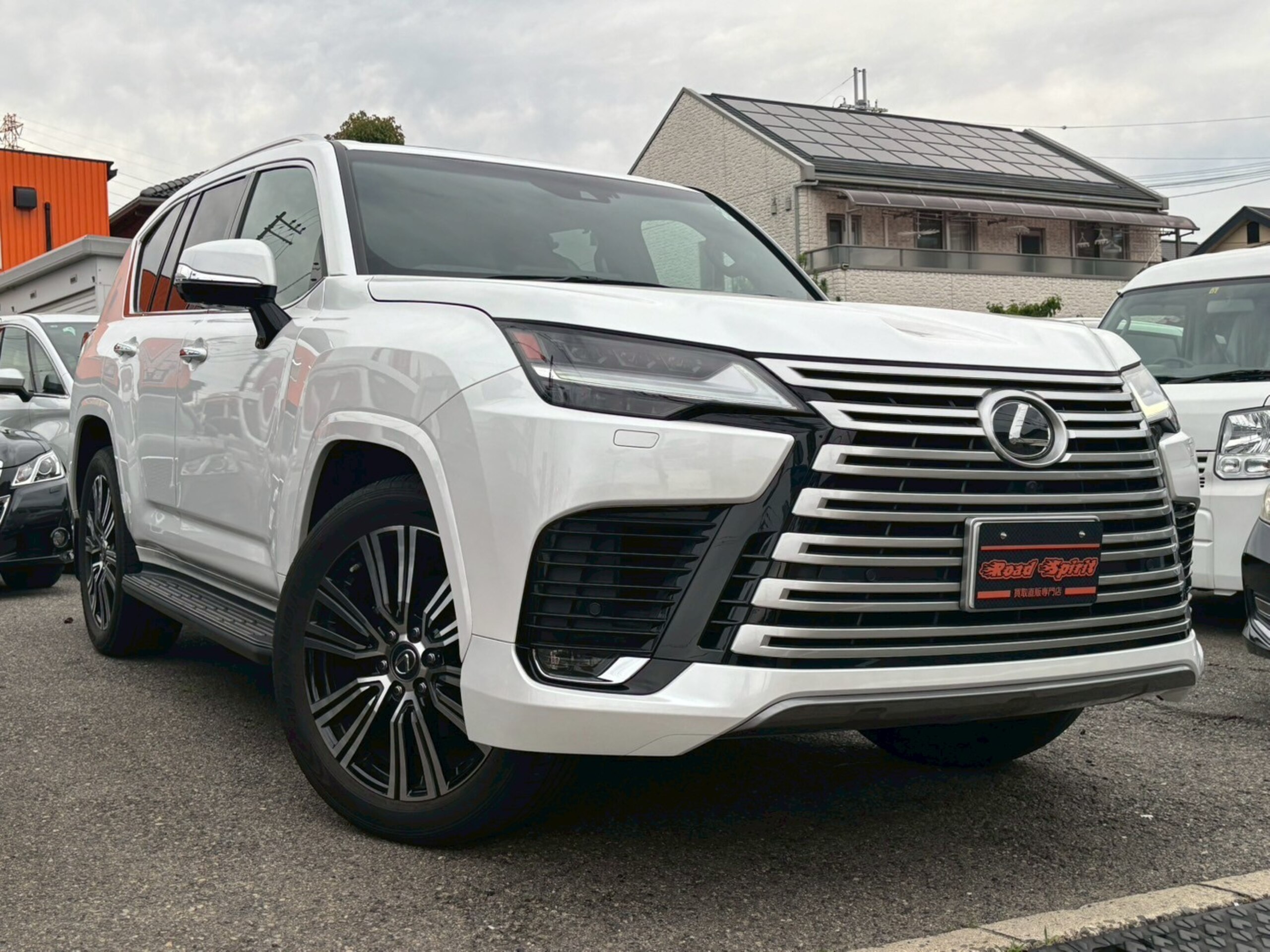 2023 Lexus Lx — photo 2