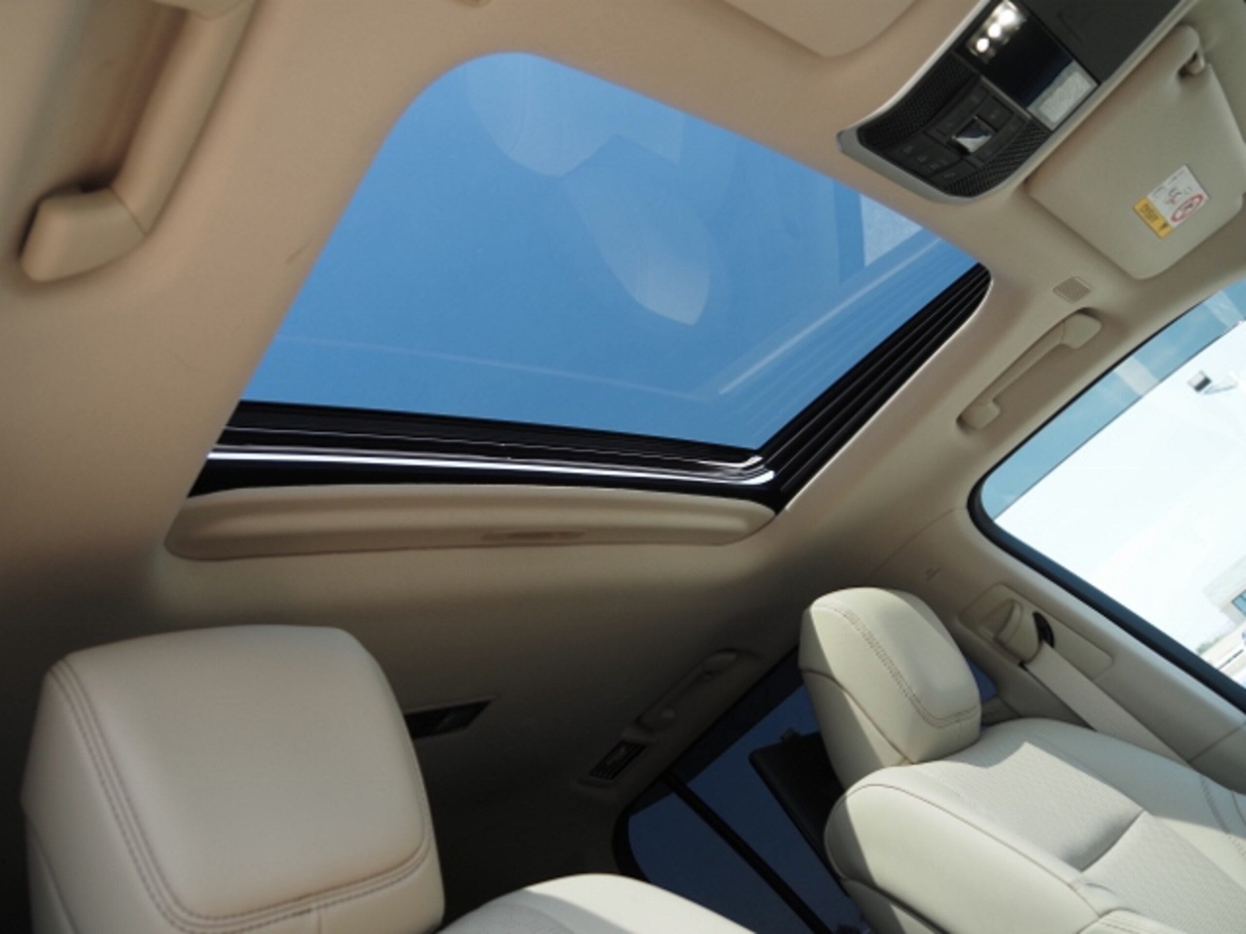 Toyota Land Cruiser 300 3.5 ZX 4WD Modellista Aero JBL Rear Entertainment Cool Box — photo 7