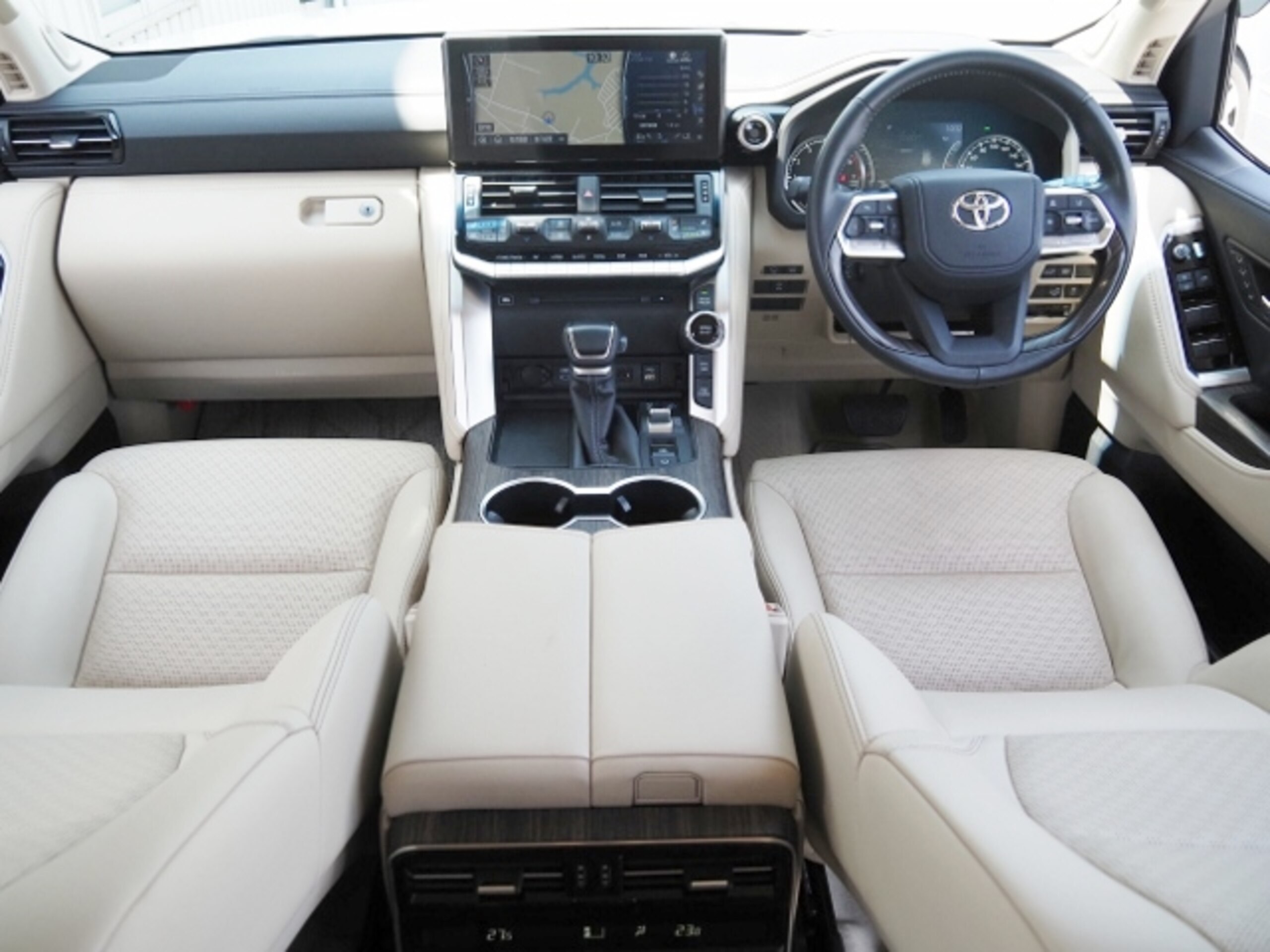 Toyota Land Cruiser 300 3.5 ZX 4WD Modellista Aero JBL Rear Entertainment Cool Box — photo 8