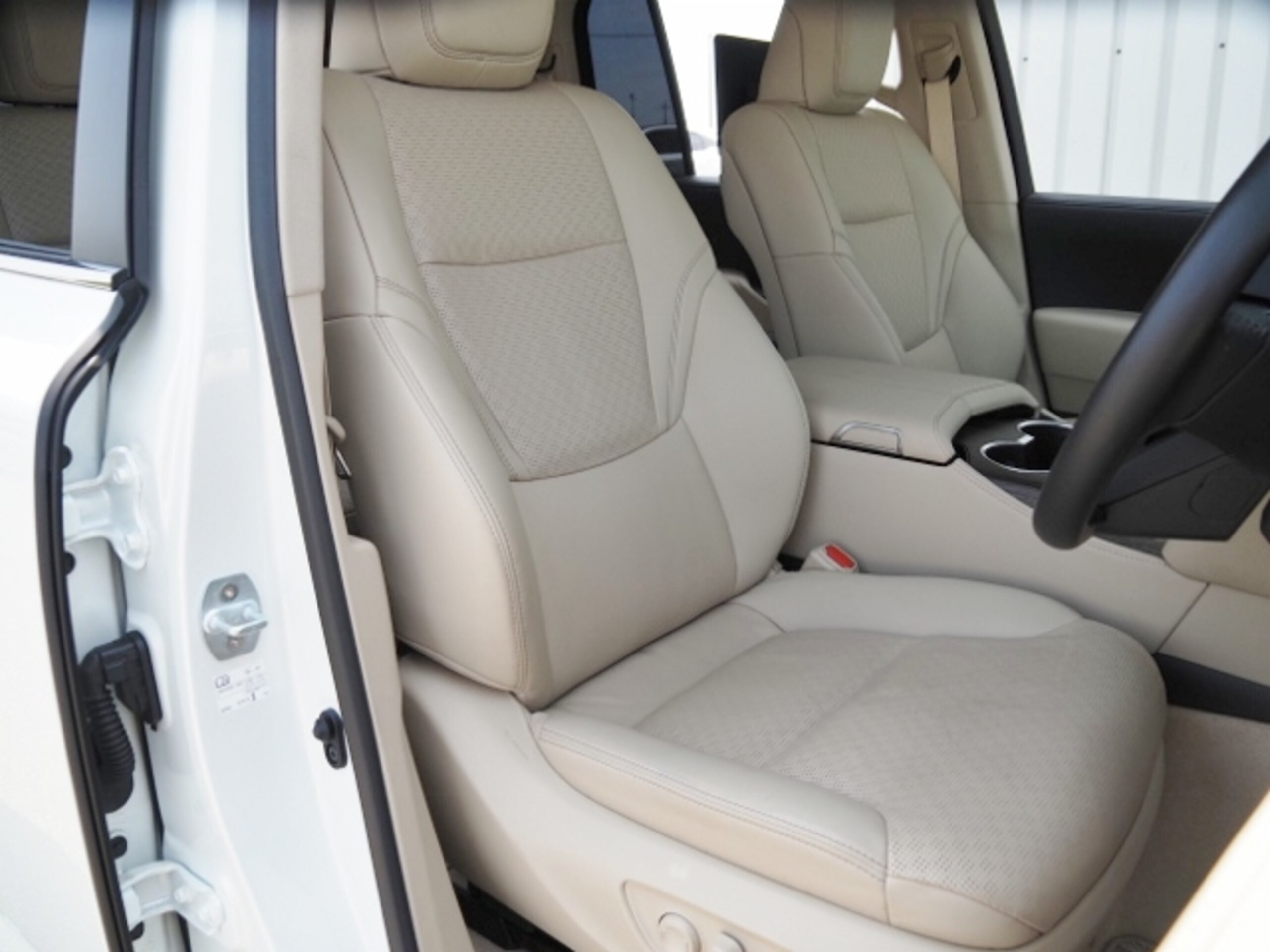 Toyota Land Cruiser 300 3.5 ZX 4WD Modellista Aero JBL Rear Entertainment Cool Box — photo 9