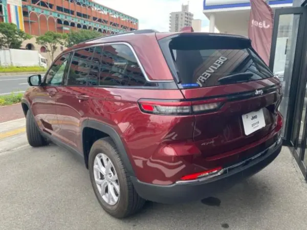 2022 Jeep Grand Cherokee — photo 2