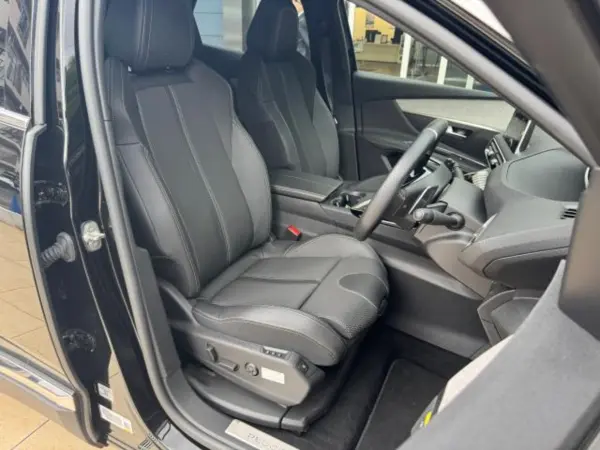 Peugeot 3008 GT Hybrid4 4WD — photo 7