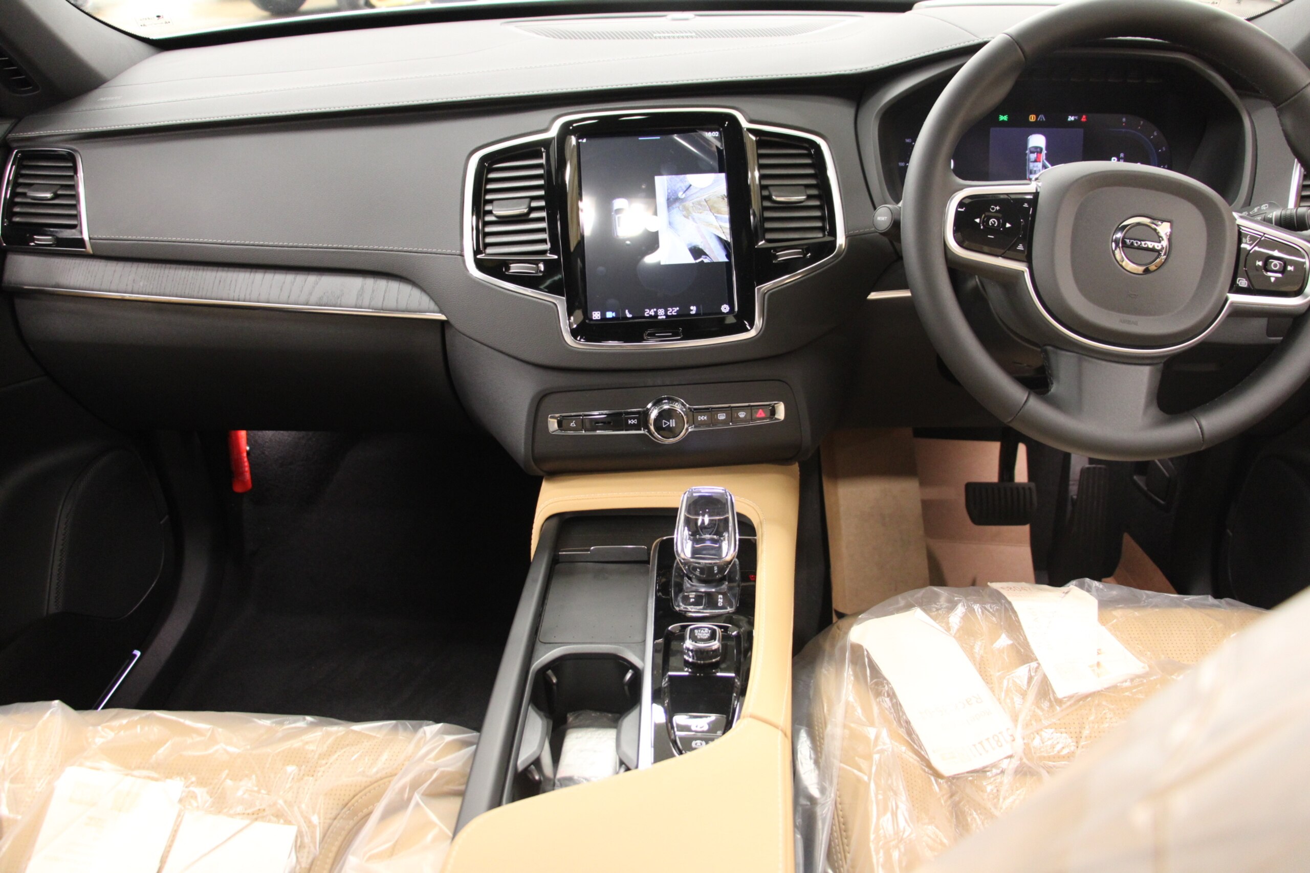 2024 Volvo Xc90 — photo 2