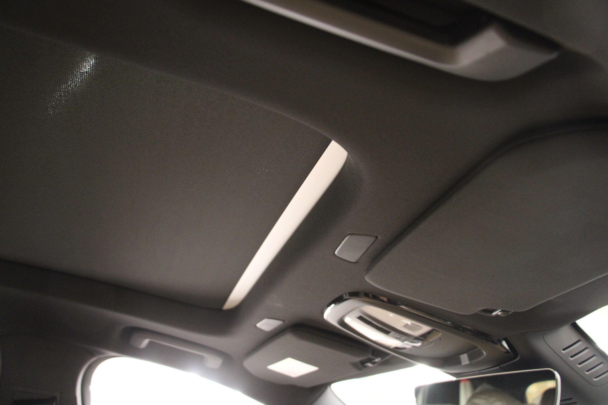 Volvo XC90 Ultimate B5 AWD 4WD Non-Smoking / Sunroof / Amber Leather Seats / Harman Kardon / ACC / Collision Mitigation / Apple CarPlay / Android Auto / Front & Side & Rear & 360-Degree Cameras / Heated & Cooled Seats / Power Seats / LED Headlights / Power Tailgate / Bluetooth Audio / Heated Steering Wheel (Crystal White Premium Metallic) — photo 7