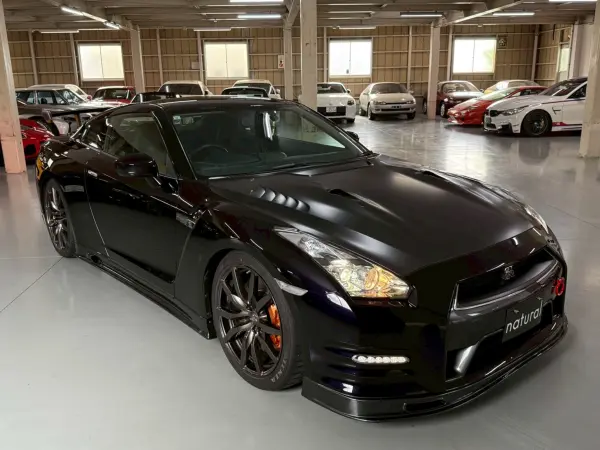 Nissan GT-R Special Edition (Midnight Opal)
