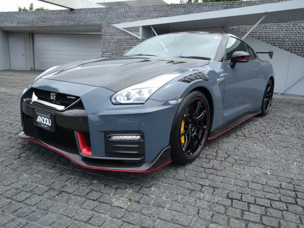 Nissan GT-R 3.8 NISMO Special Edition 4WD (Grey) — thumbnail 1