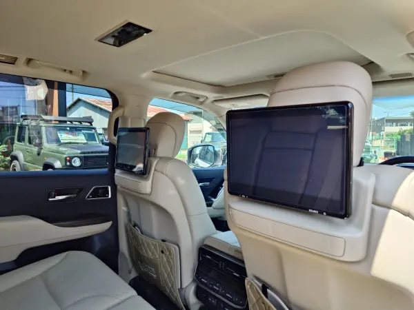 Toyota Land Cruiser 300 3.5 ZX 4WD Modellista Aero Rear Spoiler JBL Premium Sound Rear Seat Entertainment Refrigerator Roof Rail Digital Inner Mirror Drive Recorder ETC2.0 ITS Connect (Precious White Pearl) — photo 8