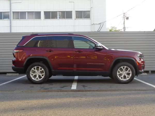 2023 Jeep Grand Cherokee — photo 3