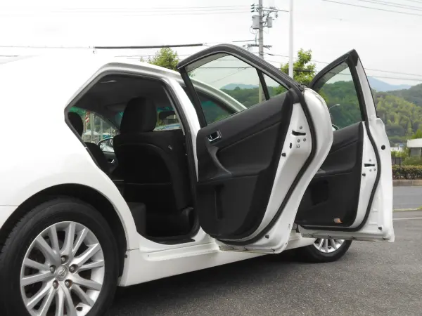 2015 Toyota Mark  X — photo 7 | Tuminion Kenya