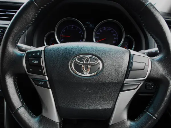 2015 Toyota Mark  X — photo 9 | Tuminion Kenya