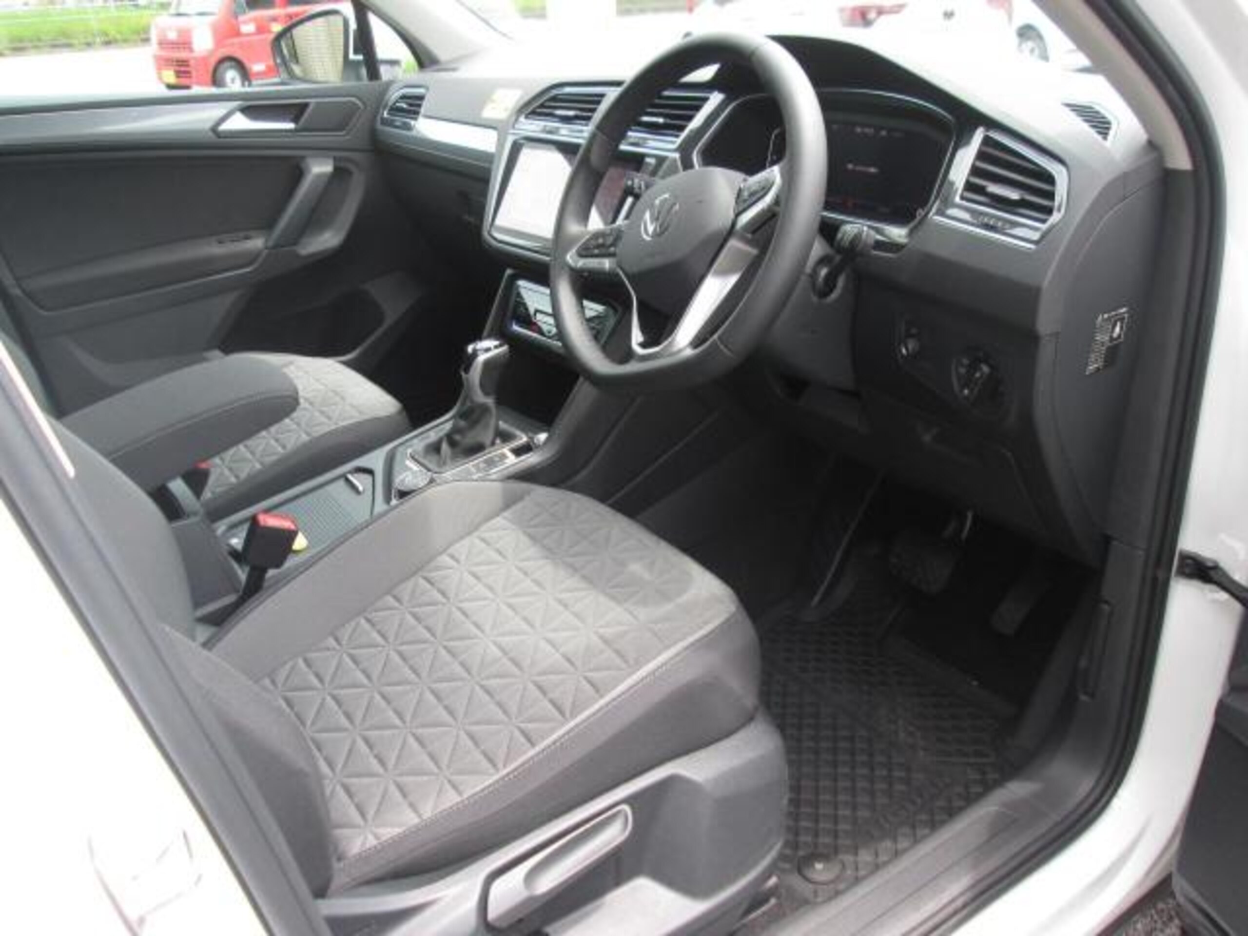 Volkswagen Tiguan TSI 4Motion Active Advance 4WD SUV — photo 7