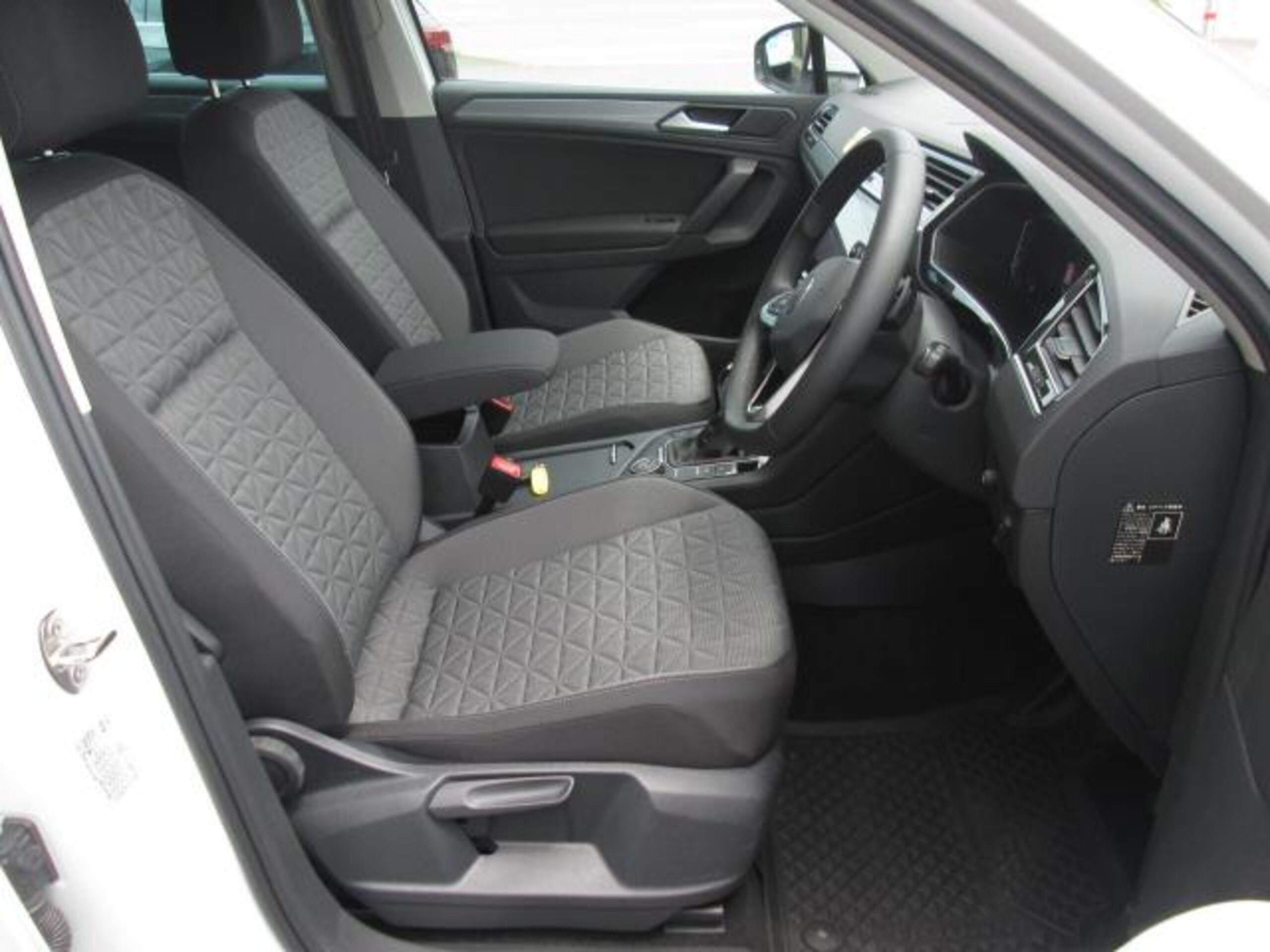 Volkswagen Tiguan TSI 4Motion Active Advance 4WD SUV — photo 8