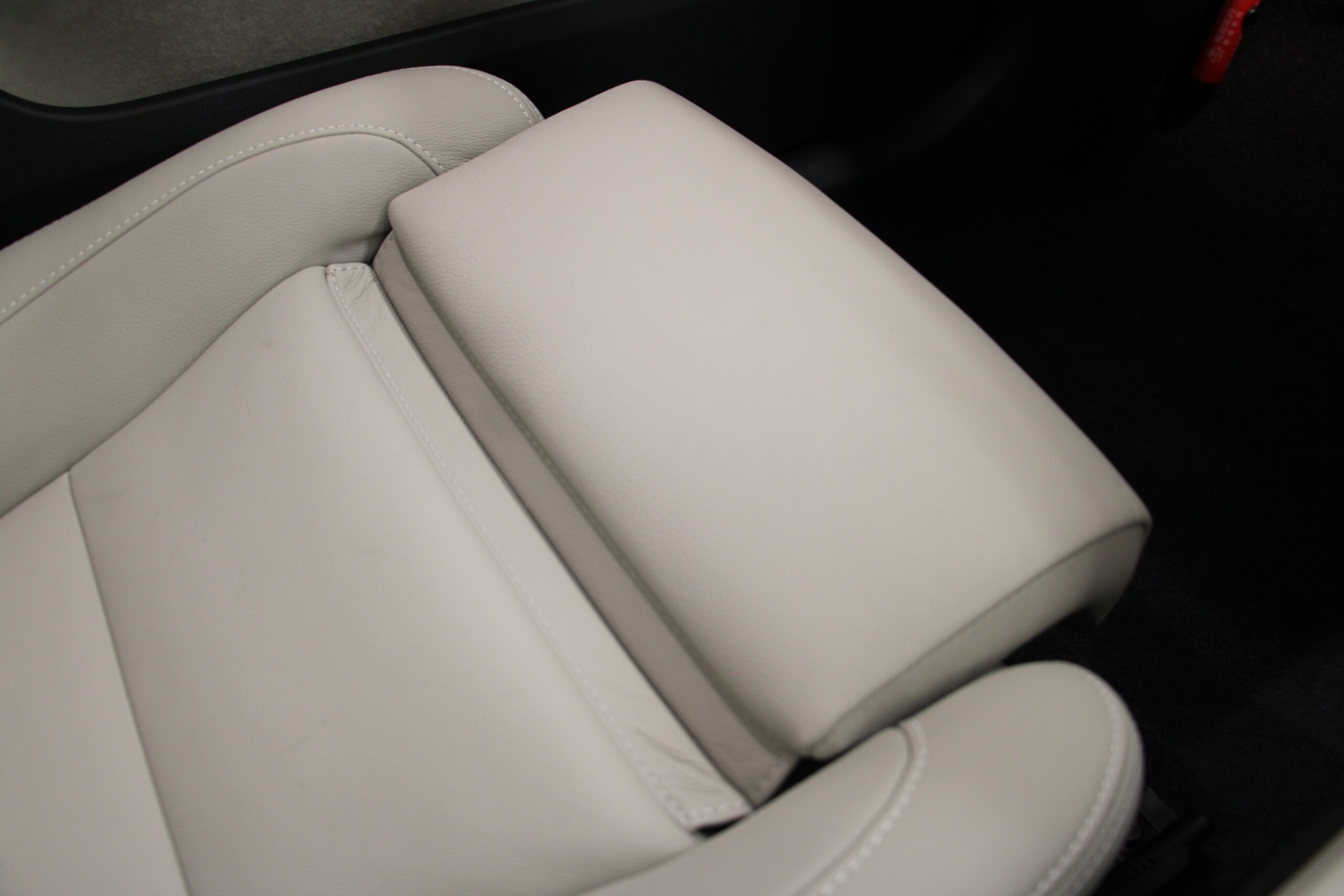 Volvo XC40 Ultra B4 AWD — photo 8