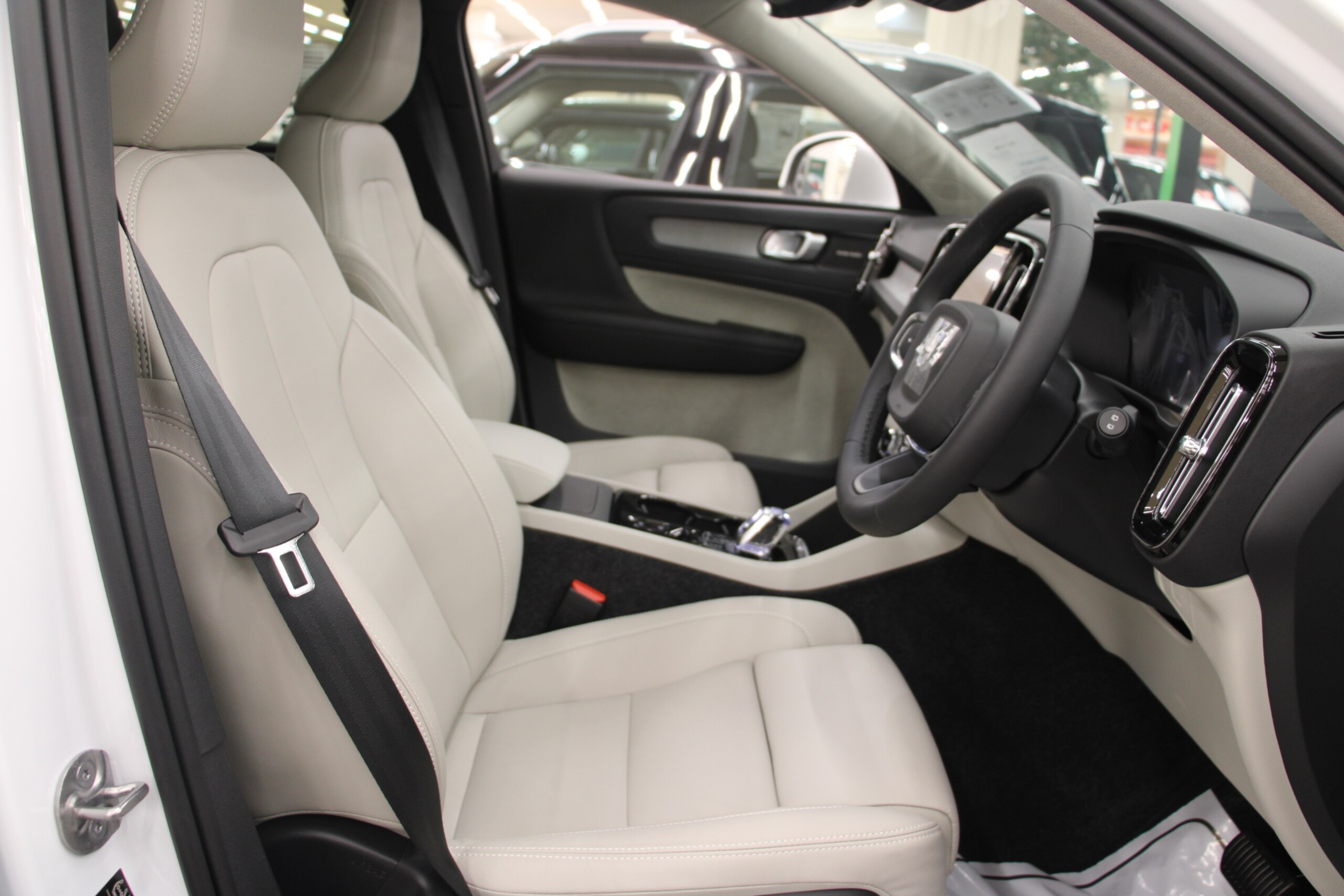 Volvo XC40 Ultra B4 AWD — photo 7