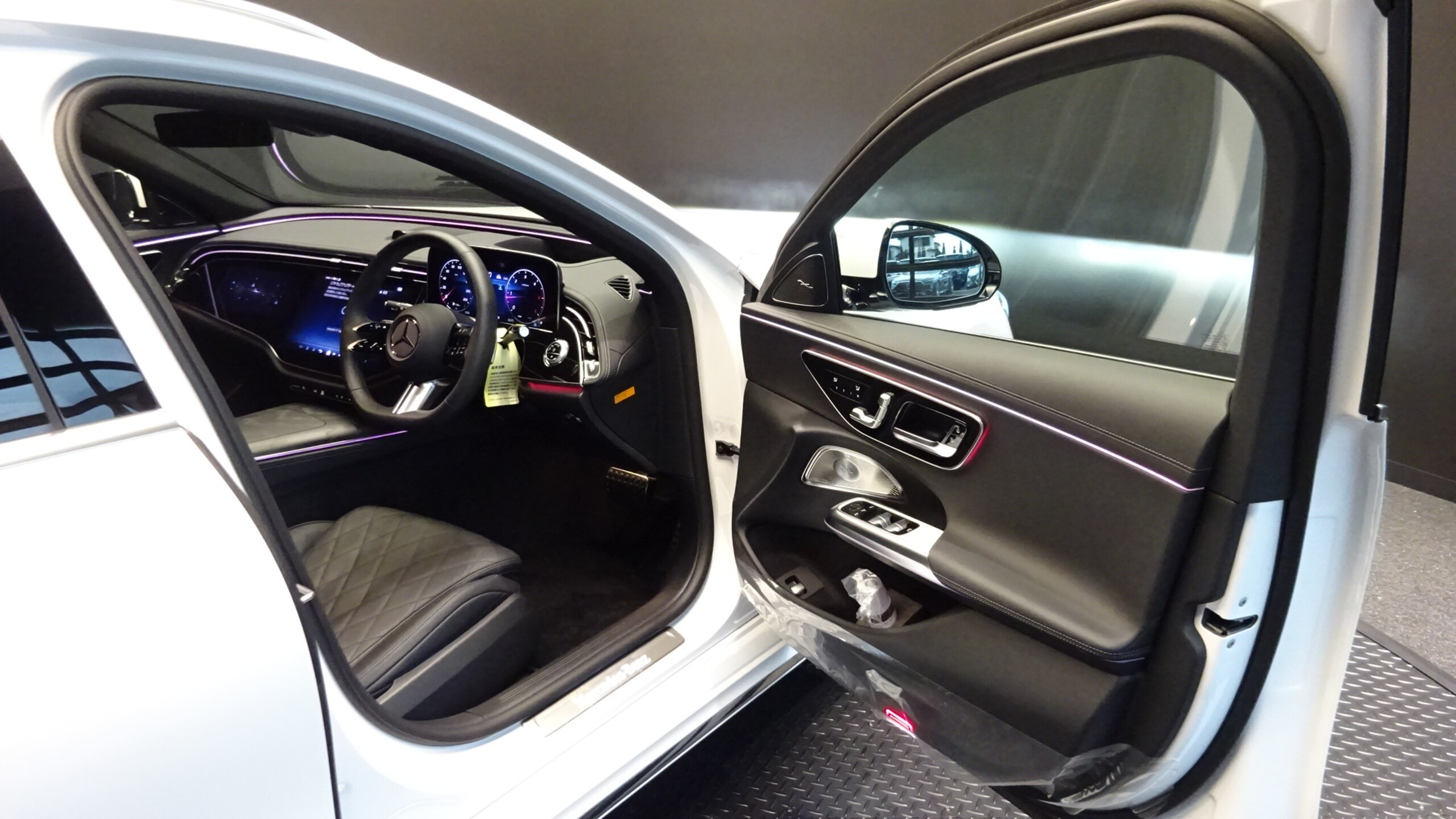 Mercedes-Benz E-Class Wagon E220 d Avantgarde AMG Line Package (ISG) Diesel Turbo MP202401 Advanced Package / Digital Interior Package / Leather Exclusive Package / Ex-Employee Lease Vehicle — photo 8