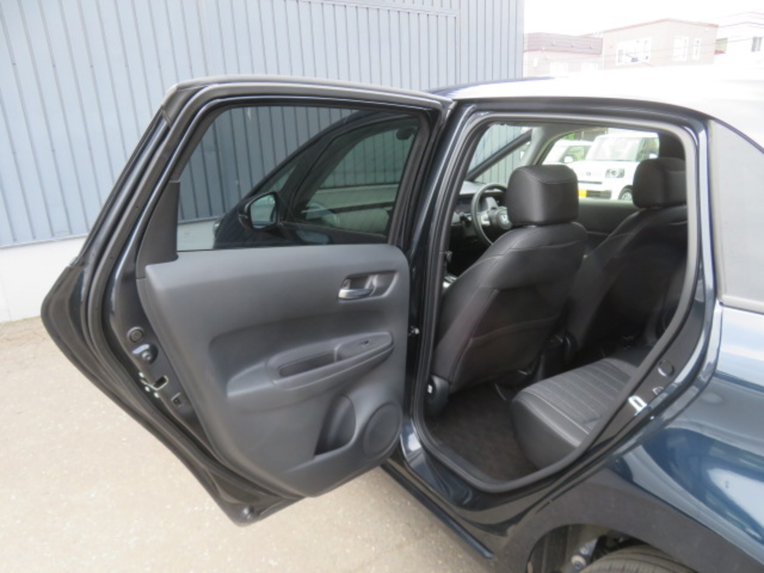 Honda Fit 1.5 e:HEV Home 4WD — photo 9