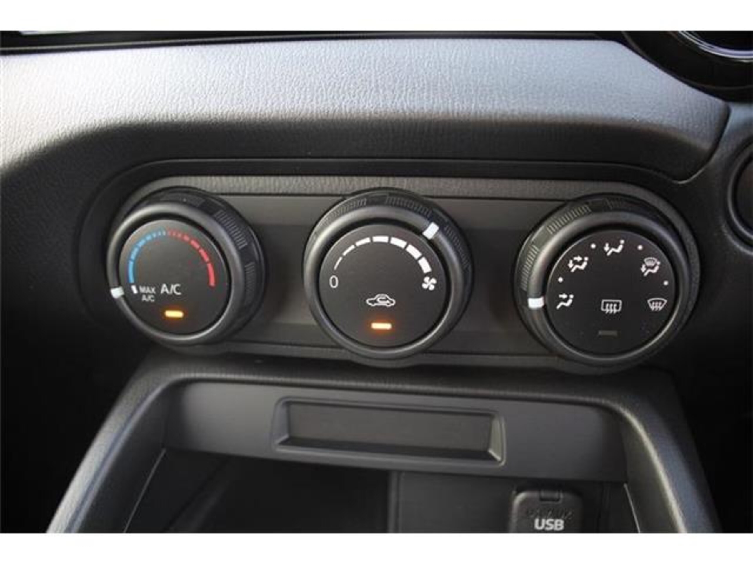 2023 Mazda Roadster — photo 3