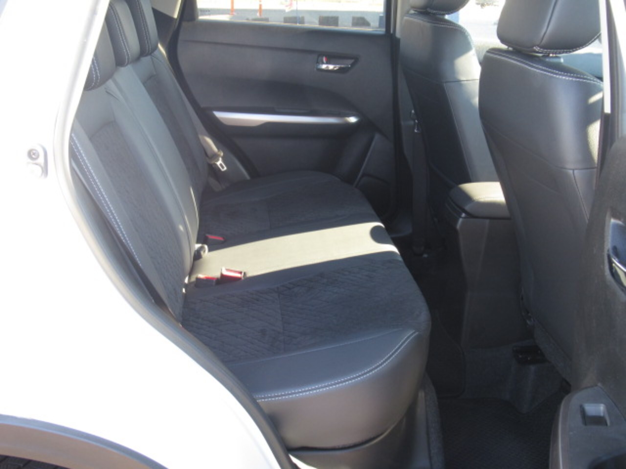 Suzuki Escudo 1.5 4WD — photo 8