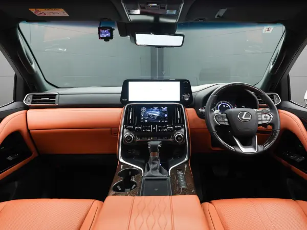 2023 Lexus Lx — photo 2