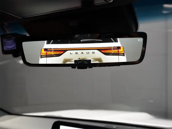 Lexus LX600 Executive 4WD One-Owner Car / Non-Smoking / Indoor Storage / Mark Levinson / R Entertainment / Modellista Aero / OP22in Wheels / Panoramic View Camera / Wireless Charging / Cool Box / Genuine Leather Massage Seats / SR / Digital Mirror / Power Back Door / ETC2.0 (Sonic Quartz) — photo 7