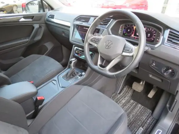 Volkswagen Tiguan TSI Elegance — photo 9