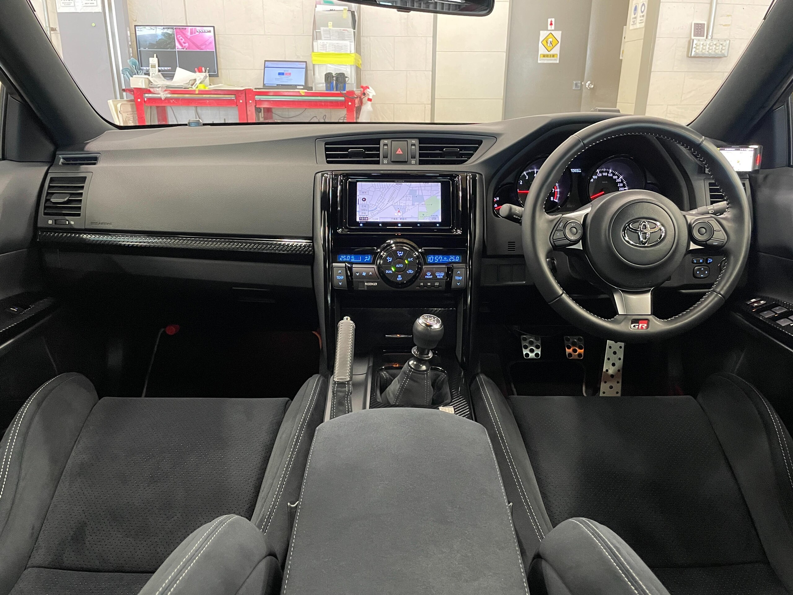 Toyota Mark X 3.5 GRMN Limited Edition (350 units) One Owner — photo 9