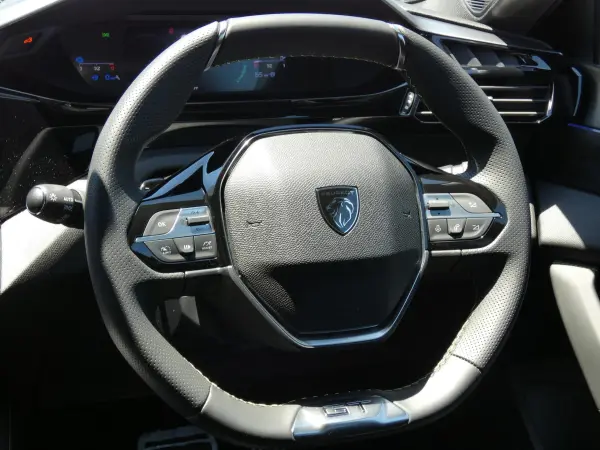 Peugeot 308GT Hybrid — photo 8