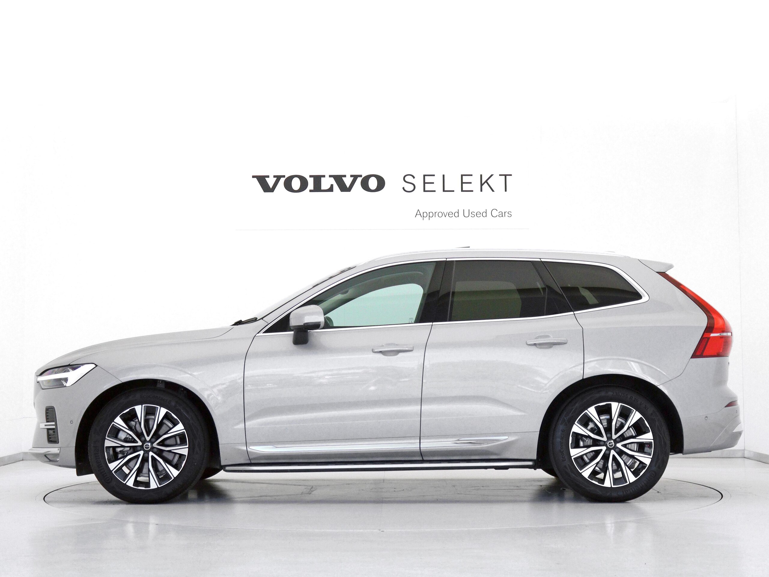 Volvo XC60 Ultra B5 AWD 4WD Sunroof B&W Air Suspension 2025 Model Google Built-in Dashcam 48V Driftwood Panel Crystal Shift Knob 19-inch AW Ventilation Function Relaxation Function Front/Rear Seat Heaters 360° Camera — photo 7