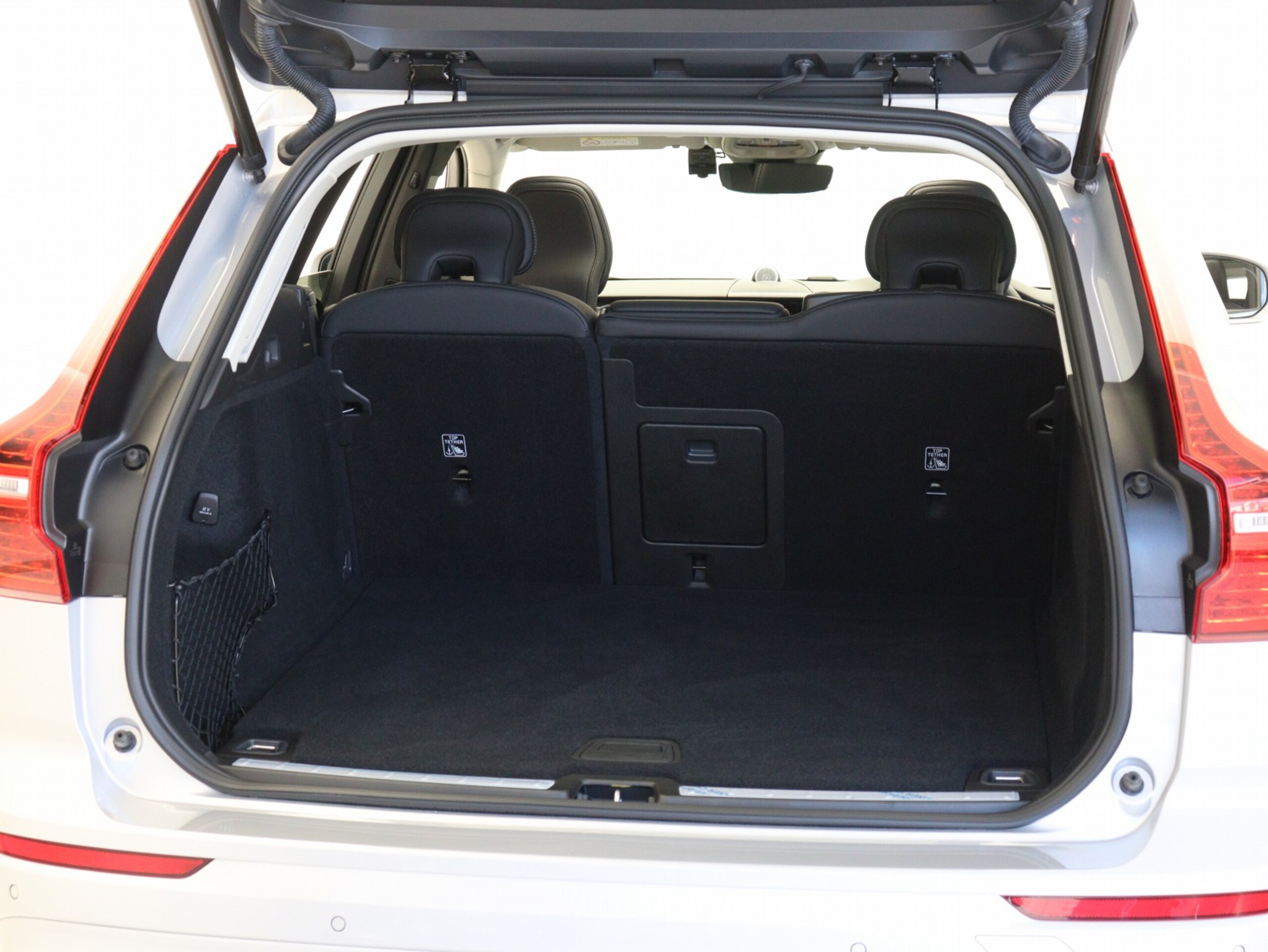 Volvo XC60 Ultra B5 AWD 4WD Sunroof B&W Air Suspension 2025 Model Google Built-in Dashcam 48V Driftwood Panel Crystal Shift Knob 19-inch AW Ventilation Function Relaxation Function Front/Rear Seat Heaters 360° Camera — photo 9