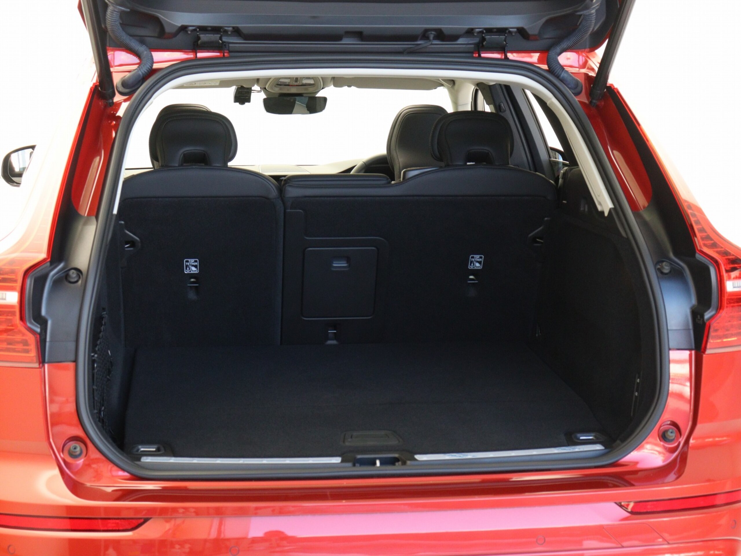 Volvo XC60 Recharge Ultimate T6 AWD Plug-in Hybrid 4WD PHEV — photo 8