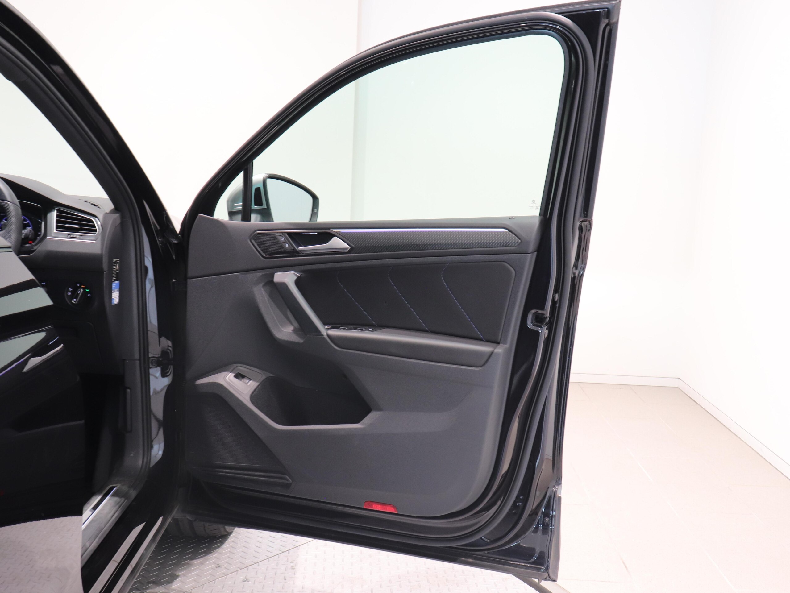 Volkswagen Tiguan R 4Motion 4WD Certified Used Car with ETC, ACC, Surround View Camera, IQ Light — photo 7