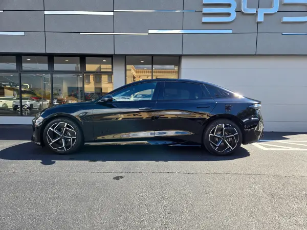 2024 Byd Seal — photo 2