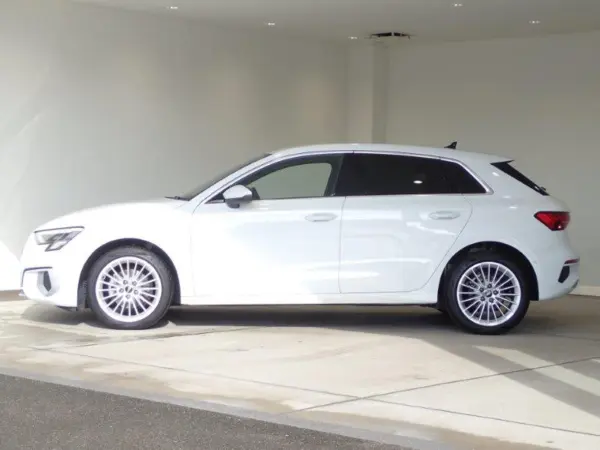 2022 Audi A3 Sportback — photo 3